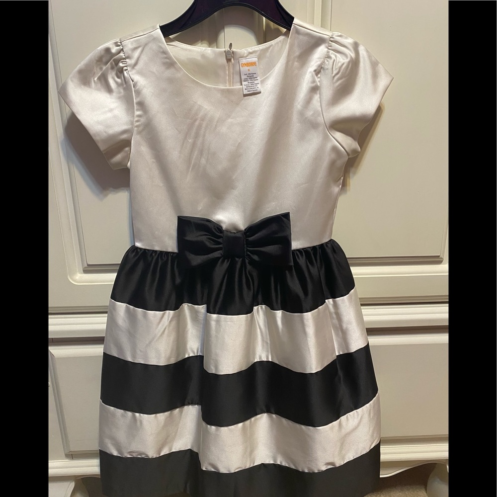 Girl’s dress